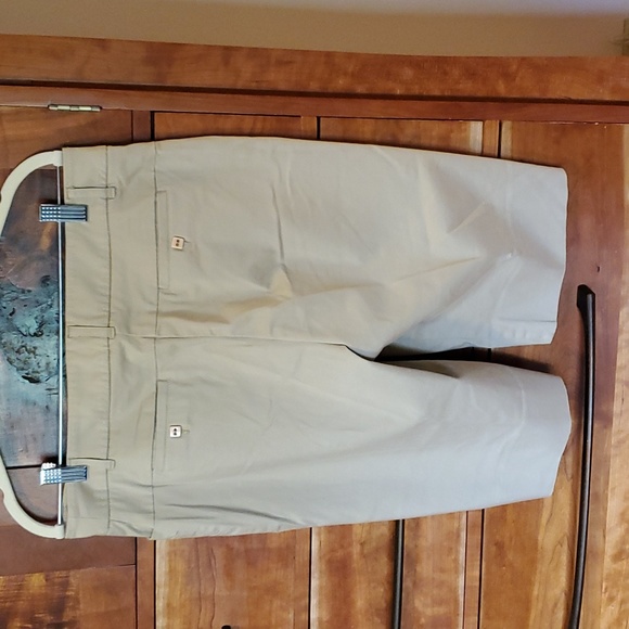 Tribal womens sz 10 Bermuda length shorts, great material, tan - Picture 5 of 14